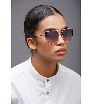 Дамски слънчеви очила в розовозлатисто снимка