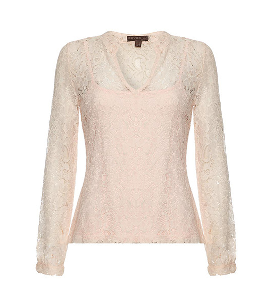 Дамска дантелена блуза в прасковен нюанс снимка