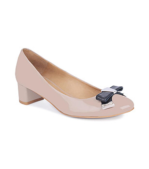 Бежови дамски обувки с контрастни панделки Olimpia снимка