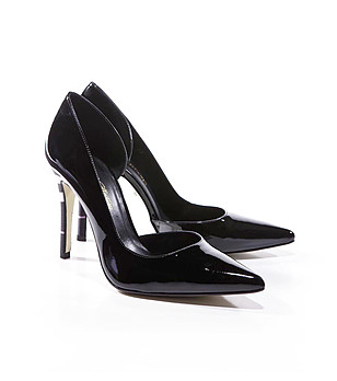 Кожени лачени дамски обувки в черно снимка