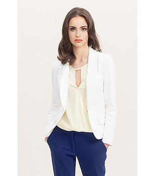 Дамско сако в цвят екрю снимка