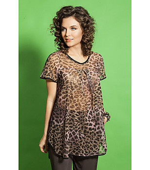 Кафява дамска блуза с леопардов принт снимка