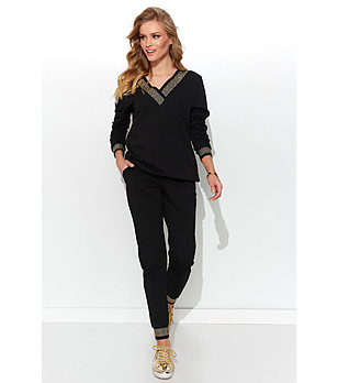 Комплект от блуза и панталон в черно Zaria снимка