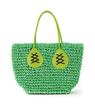 Плетена плажна чанта в зелено снимка