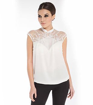 Прозрачна дамска блуза в бяло Helena снимка