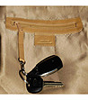 Дамска кожена чанта в цвят камел с изчистен дизайн-3 снимка