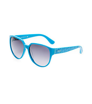 Дамски слънчеви очила със сини рамки снимка