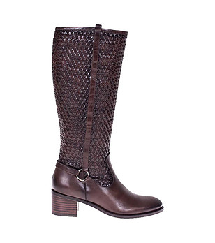 Кафяви дамски кожени ботуши с релеф Avelia снимка