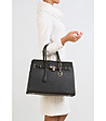 Черна дамска кожена чанта с катинарче-4 снимка