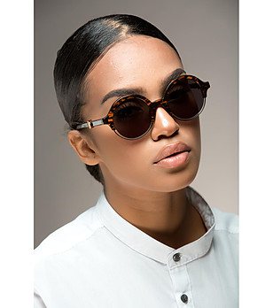 Кръгли дамски слънчеви очила в цвят хавана снимка