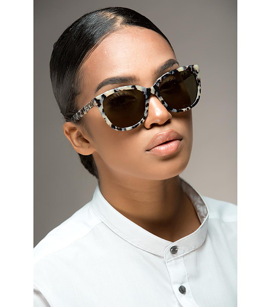 Дамски слънчеви очила в цвят хавана в бяло и черно снимка
