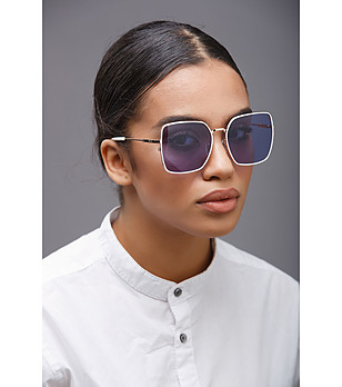 Дамски слънчеви очила с бели метални рамки и сини лещи снимка