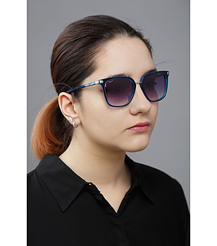 Дамски слънчеви очила в синьо и черно с лилави дръжки снимка