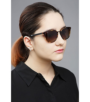 Дамски слънчеви очила в кафяво снимка
