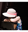 Светлорозова дамска шапка с козирка Lina-0 снимка