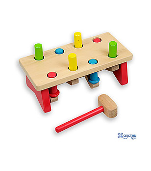 Дървена игра с чукче снимка