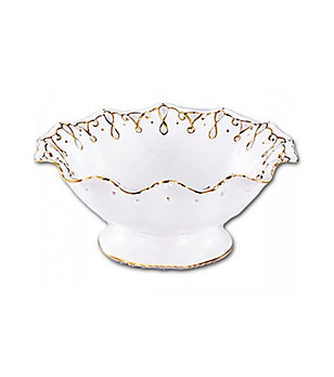 Бяла порцеланова купа със златиста декорация снимка