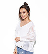 Дамски пуловер в бяло с мрежести елементи-2 снимка