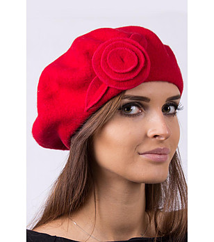 Червена дамска шапка Ester снимка