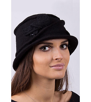 Черна дамска шапка Tifany снимка