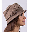 Дамска светлокафява шапка Tifany-1 снимка