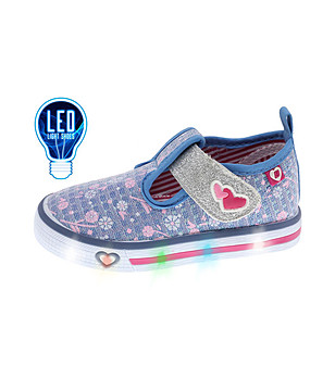 Детски обувки в синьо с ефектен принт с LED светлини 26-30 номер снимка
