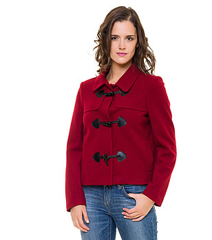 Късо дамско палто в цвят бордо снимка