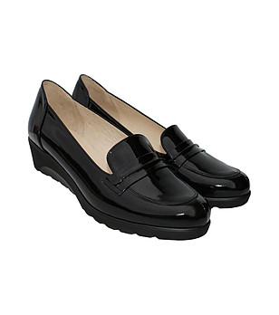 Лачени кожени дамски обувки в черно Mimi снимка