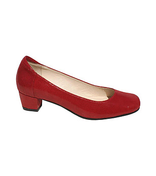 Червени кожени дамски обувки с масивен ток Berta снимка