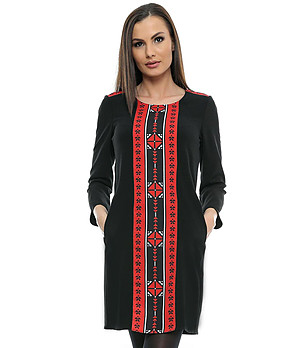 Черна рокля с червени мотиви снимка