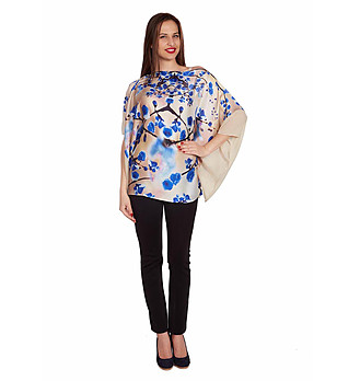 Бежова туника с принт в синьо снимка