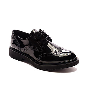 Черни дамски кожени обувки Yale снимка