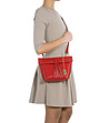 Трапецовидна кожена дамска чанта в червено Melanie-4 снимка