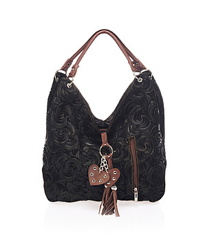 Черна кожена дамска чанта с висулки Crystal снимка