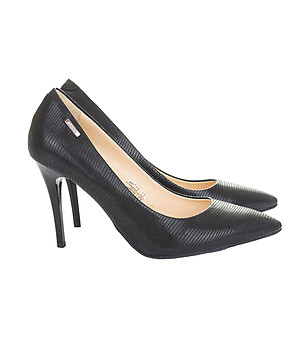 Черни дамски кожени обувки Charlote снимка