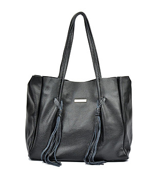 Черна кожена дамска чанта с пискюли Selina снимка