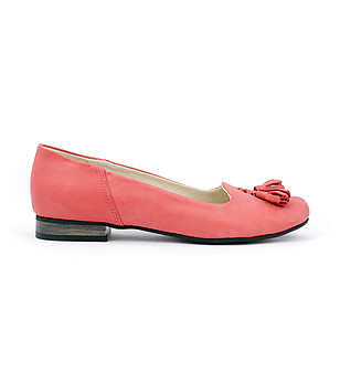 Червени дамски кожени обувки с пискюл Beata снимка