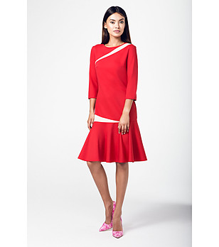 Червена рокля с бежови панели Frida снимка