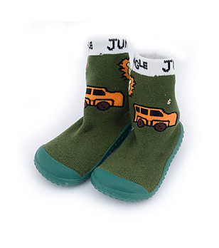 Детски чорапи в цвят маслина с гумена подметка снимка