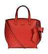 Червена дамска кожена чанта с пандела-0 снимка