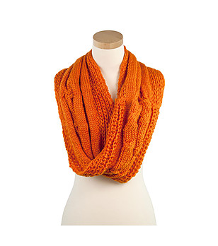 Плетен дамски шал в оранжево Vitalia снимка