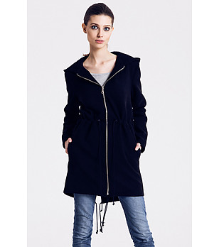 Дамско черно палто с качулка снимка