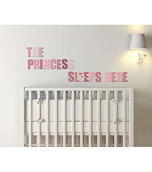 Детски декоративен стикер The princess sleeps here снимка