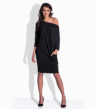 Черна памучна рокля с голо рамо снимка