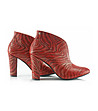 Червени дамски затворени обувки със зеброви шарки Fresia-2 снимка