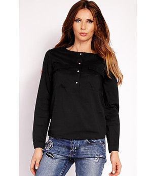 Черна дамска блуза с джобове снимка