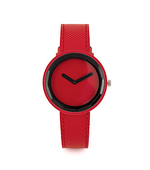 Червен дамски часовник с черен панел снимка