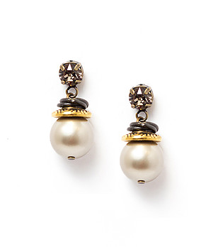 Висящи позлатени дамски обеци с перли снимка