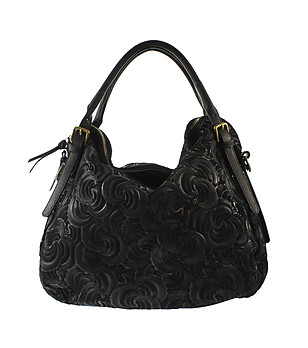 Черна кожена дамска чанта с ефектен релеф снимка