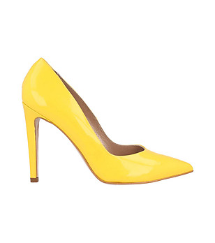 Дамски жълти кожени обувки Berta снимка